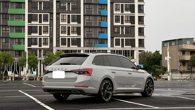 SKODA司科達 SUPERB COMBI  第4張相片