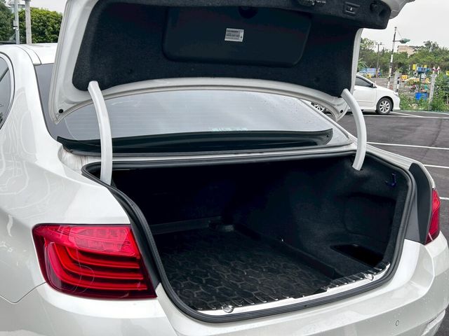 BMW寶馬 520D  第10張相片