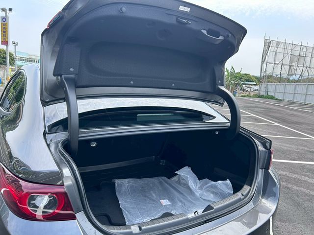 MAZDA馬自達 MAZDA 3  第7張相片