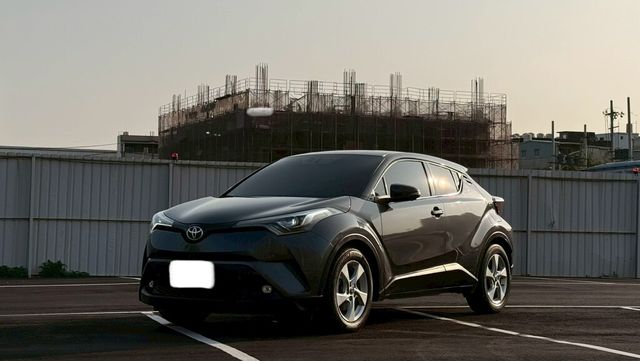 TOYOTA豐田 C-HR  第1張相片