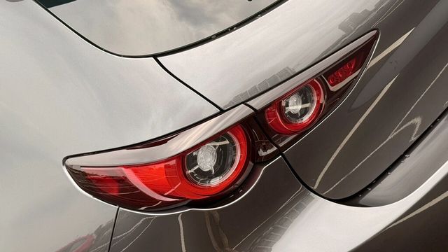 MAZDA馬自達 MAZDA 3  第7張相片