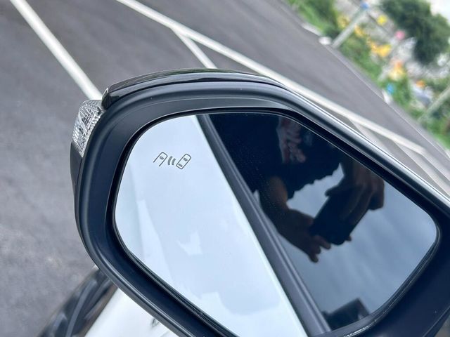 TOYOTA豐田 COROLLA ALTIS HYBRID  第12張相片