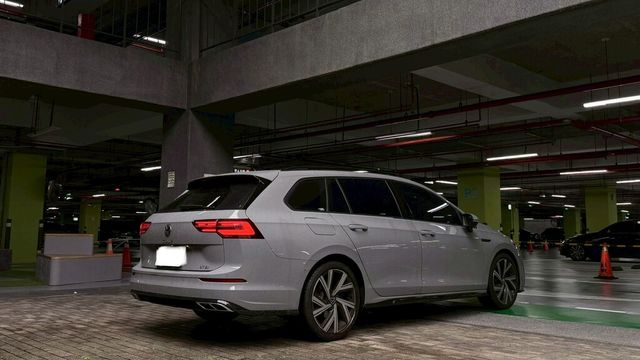 VOLKSWAGEN福斯 GOLF VARIANT  第4張相片