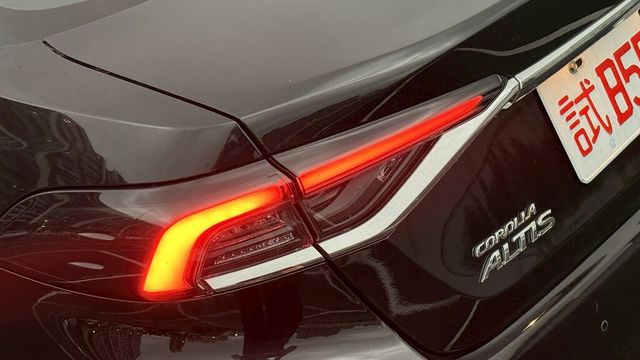 TOYOTA豐田 ALTIS  第7張相片