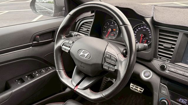 HYUNDAI現代 ELANTRA  第12張相片