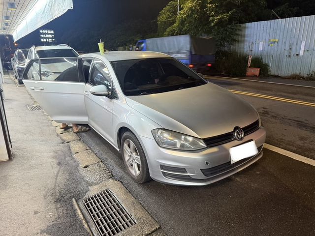 VOLKSWAGEN福斯 GOLF  第4張相片