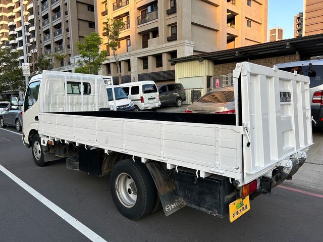 HINO日野 300  第4張相片