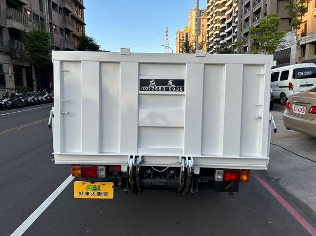 HINO日野 300  第5張相片
