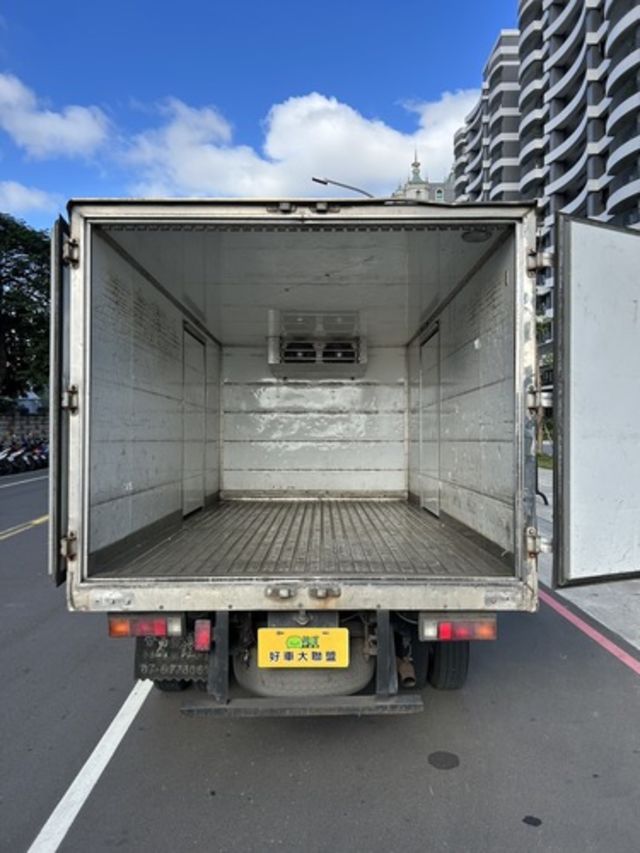 MITSUBISHI三菱 CANTER  第7張相片