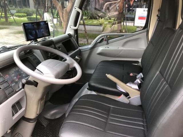 MITSUBISHI三菱 CANTER  第5張相片