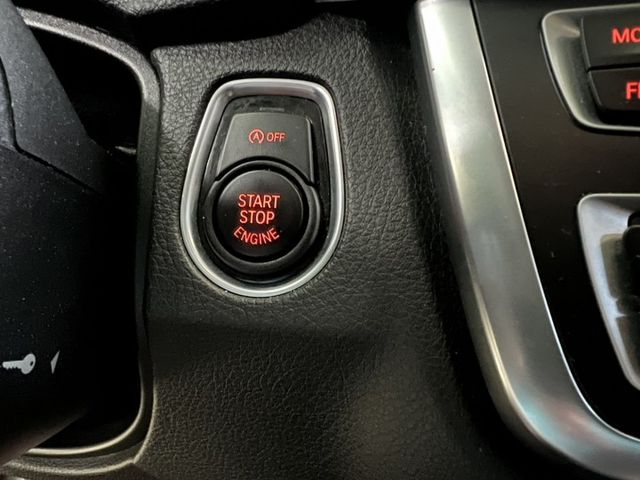 總代理Luxury 僅跑9萬公里 原廠保養 全車原鈑件 全景天窗  電動尾門 電動記憶座椅 室內氛圍燈  第14張相片