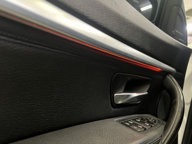 總代理Luxury 僅跑9萬公里 原廠保養 全車原鈑件 全景天窗  電動尾門 電動記憶座椅 室內氛圍燈  第18張相片