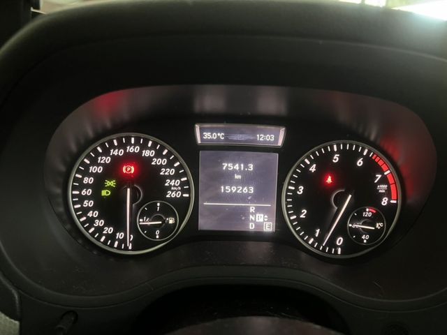 總代理 B200 正一手女用車 原廠保養 認證車 資料備份鑰匙齊全 方向盤快撥 雙區恆溫 電動記憶座椅  第18張相片