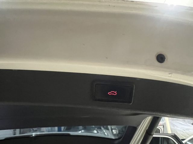 七人座 全程原廠保養 新車保固中 CARPLAY 三區恆溫 環景 電動尾門 ACC跟車 4WD 全景天窗 雙電動椅  第19張相片