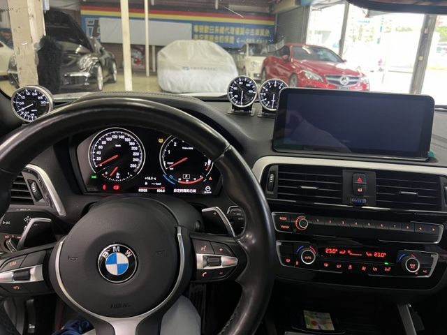 M-SPORT 全車30萬改裝套件 全車原鈑件原廠保養 大螢幕 CTK隔音 跑排 倒車影像 里程保證 資料齊全  第11張相片