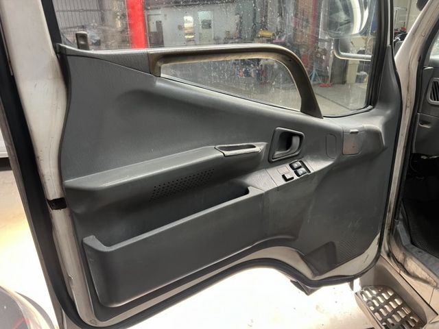 全車原版件 里程保證 車況超級優 無待修 冷氣冷 可隨時上路  第14張相片