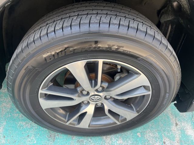 一手車無菸車 內裝如新 全程TOYOTA原廠保養 全車原鈑件 尊爵版 ACC跟車 電動椅  雙區恆溫  第16張相片