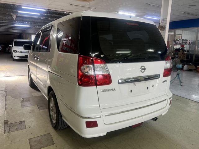 一手車 僅跑7萬9千公里 可變更貨車省稅金也可更改7人座商務車 全車原鈑件車況超優 9成新輪胎  第3張相片