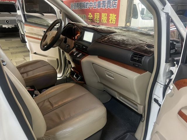 一手車 僅跑7萬9千公里 可變更貨車省稅金也可更改7人座商務車 全車原鈑件車況超優 9成新輪胎  第7張相片