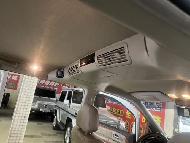 一手車 僅跑7萬9千公里 可變更貨車省稅金也可更改7人座商務車 全車原鈑件車況超優 9成新輪胎  第14張相片