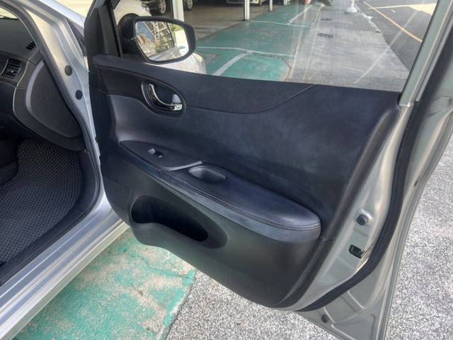 正一手老阿伯座車 僅跑8萬1千公里 全車原鈑件大螢幕安卓機 導航 倒車影像 藍芽 9成新輪胎  第8張相片