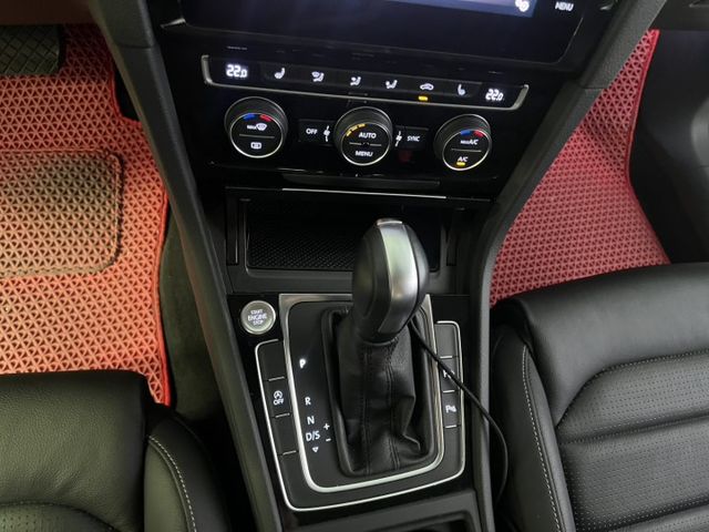 2020年式3月領牌 全車原鈑件 僅跑2萬8千公里 電動記憶座椅 液晶螢幕 ACC跟車 盲點 雙區恆溫  第17張相片