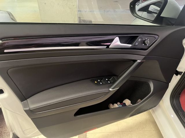 2020年式3月領牌 全車原鈑件 僅跑2萬8千公里 電動記憶座椅 液晶螢幕 ACC跟車 盲點 雙區恆溫  第18張相片