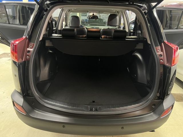 正一手車 電動椅 6安 天窗 定速 內裝如新 一年平均僅跑一萬公里 全車原鈑件 抬頭顯示器 倒車影像  第5張相片