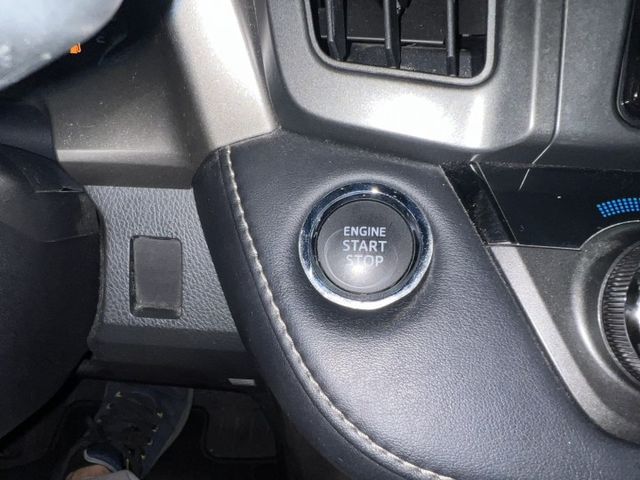 正一手車 電動椅 6安 天窗 定速 內裝如新 一年平均僅跑一萬公里 全車原鈑件 抬頭顯示器 倒車影像  第9張相片