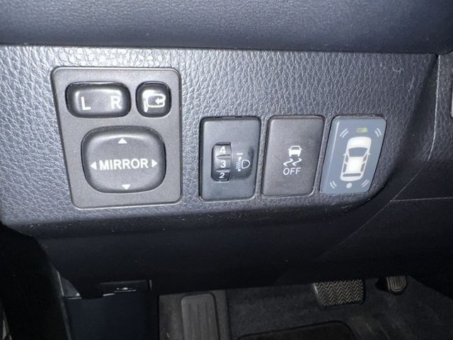 正一手車 電動椅 6安 天窗 定速 內裝如新 一年平均僅跑一萬公里 全車原鈑件 抬頭顯示器 倒車影像  第13張相片