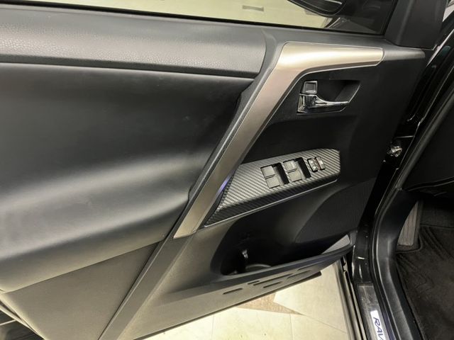 正一手車 電動椅 6安 天窗 定速 內裝如新 一年平均僅跑一萬公里 全車原鈑件 抬頭顯示器 倒車影像  第16張相片