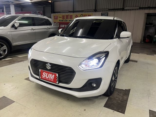 日系原裝進口 全車原鈑件 LED頭燈尾燈 方向盤快撥鍵 I-KEY CARPLAY 雙區恆溫 前後行車紀錄器  第1張相片