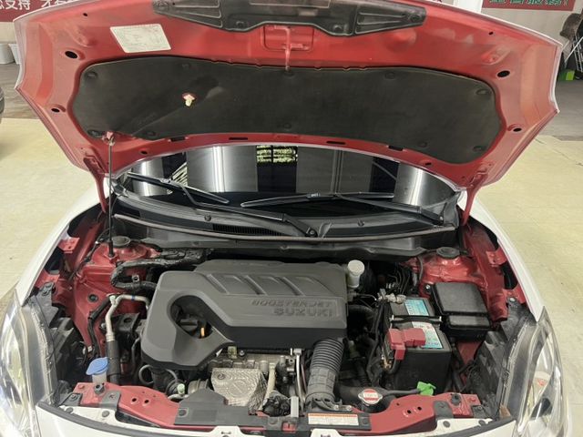 日系原裝進口 全車原鈑件 LED頭燈尾燈 方向盤快撥鍵 I-KEY CARPLAY 雙區恆溫 前後行車紀錄器  第5張相片