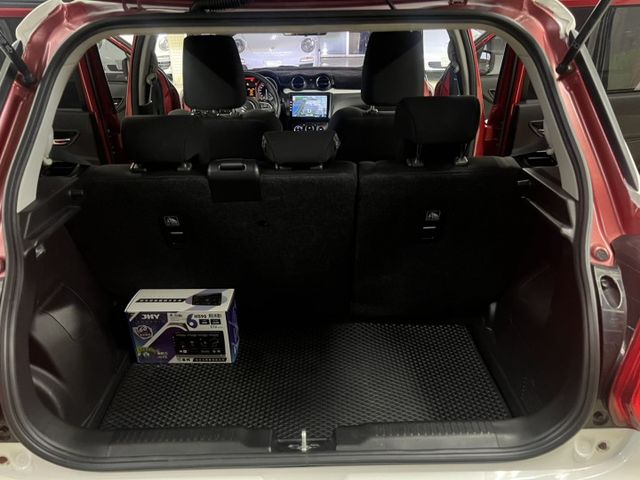 日系原裝進口 全車原鈑件 LED頭燈尾燈 方向盤快撥鍵 I-KEY CARPLAY 雙區恆溫 前後行車紀錄器  第6張相片