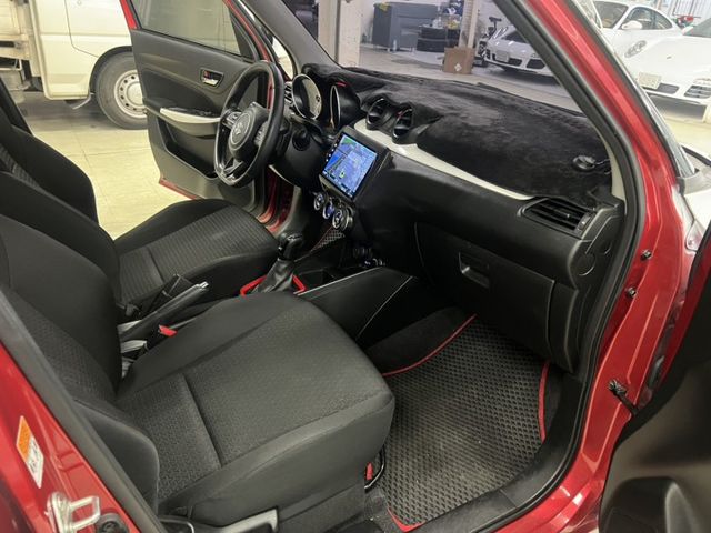 日系原裝進口 全車原鈑件 LED頭燈尾燈 方向盤快撥鍵 I-KEY CARPLAY 雙區恆溫 前後行車紀錄器  第16張相片