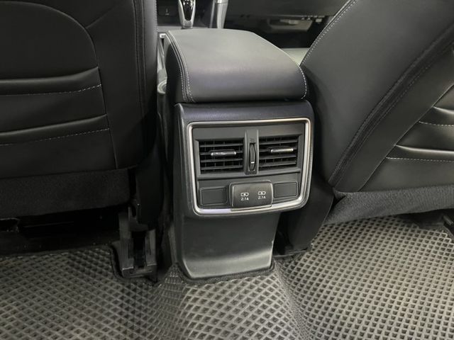 全程原廠保養 僅跑6萬公里 高階主管配車 Level 2跟車 EyeSight AWD 雙區恆溫 雙前座電動座椅  第20張相片