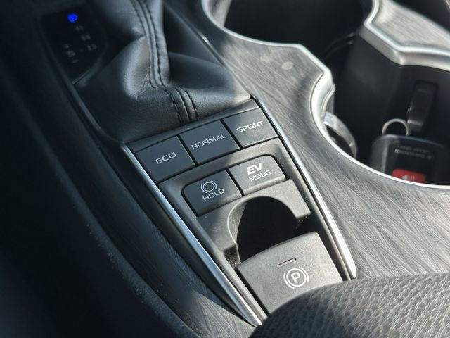 Hybrid尊爵版 外商高階主管專屬配車 抬頭顯影  全程原廠保養 原廠大電池保固8年16萬  第15張相片