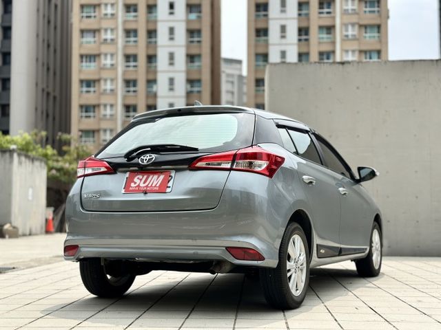 一手車 原版原漆無事故認證車 超低里程僅跑兩萬 保養工單全 安卓機倒車顯影 抬頭顯示器 代步最優解  第2張相片