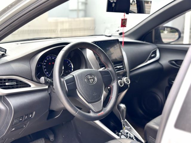 一手車 原版原漆無事故認證車 超低里程僅跑兩萬 保養工單全 安卓機倒車顯影 抬頭顯示器 代步最優解  第6張相片