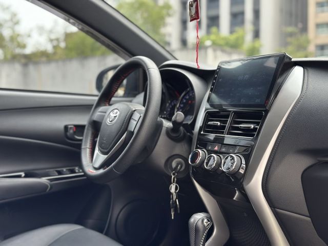 一手車 原版原漆無事故認證車 超低里程僅跑兩萬 保養工單全 安卓機倒車顯影 抬頭顯示器 代步最優解  第7張相片