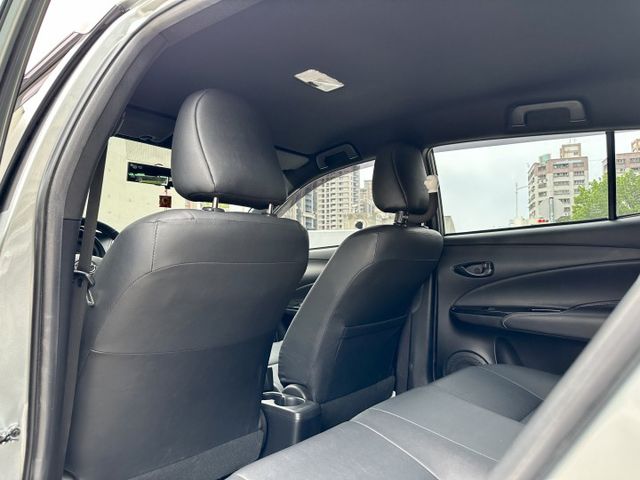 一手車 原版原漆無事故認證車 超低里程僅跑兩萬 保養工單全 安卓機倒車顯影 抬頭顯示器 代步最優解  第8張相片