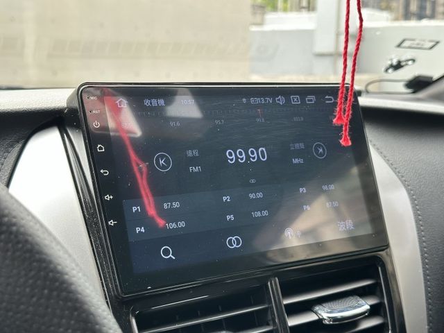 一手車 原版原漆無事故認證車 超低里程僅跑兩萬 保養工單全 安卓機倒車顯影 抬頭顯示器 代步最優解  第15張相片