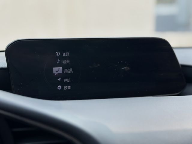 新版2020年式 頂級版 正一手車 全程原廠保養 全車原鈑件 ACC跟車 18吋鋁圈 盲點 電子手煞車  第8張相片