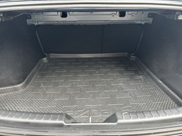 新版2020年式 頂級版 正一手車 全程原廠保養 全車原鈑件 ACC跟車 18吋鋁圈 盲點 電子手煞車  第15張相片