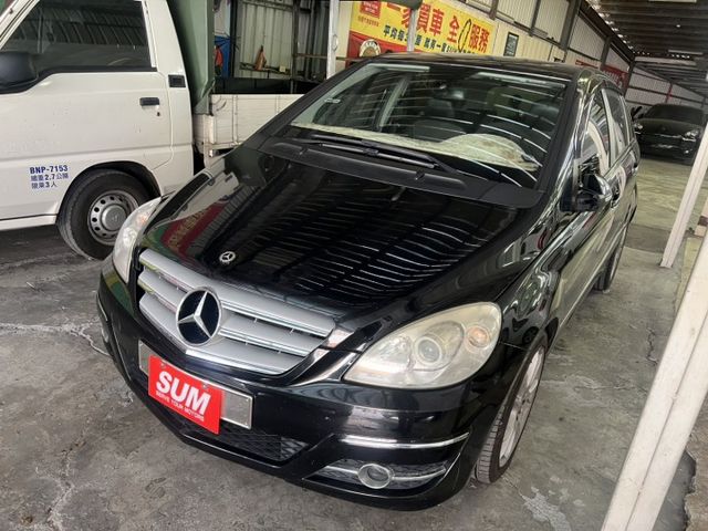 柴油B200d 原鈑件  全景觀景天窗 里程保證  第1張相片