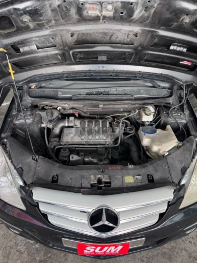 柴油B200d 原鈑件  全景觀景天窗 里程保證  第5張相片