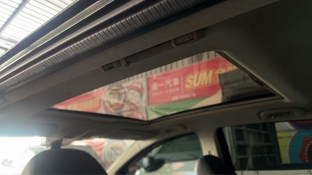 柴油B200d 原鈑件  全景觀景天窗 里程保證  第6張相片