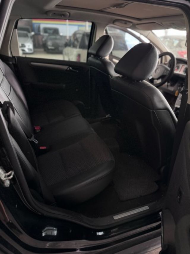 柴油B200d 原鈑件  全景觀景天窗 里程保證  第7張相片