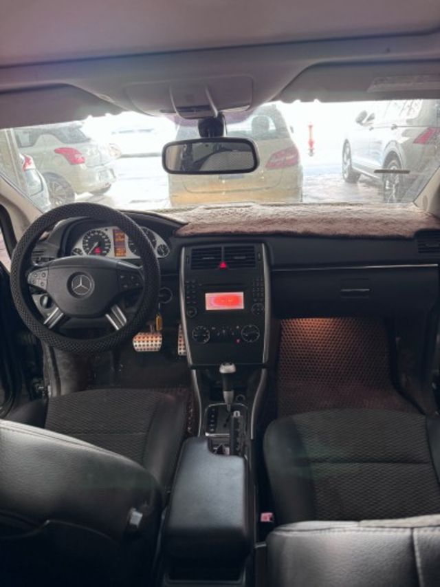 柴油B200d 原鈑件  全景觀景天窗 里程保證  第8張相片