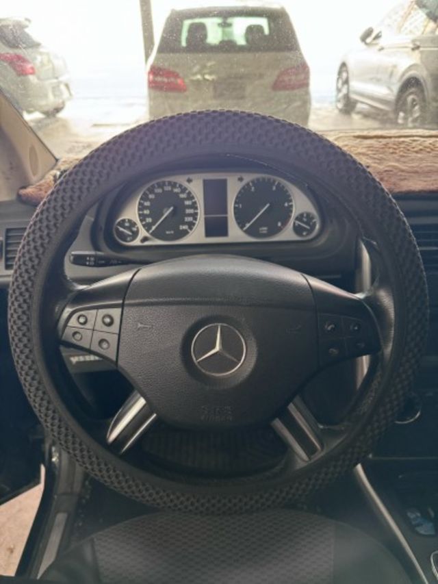 柴油B200d 原鈑件  全景觀景天窗 里程保證  第13張相片